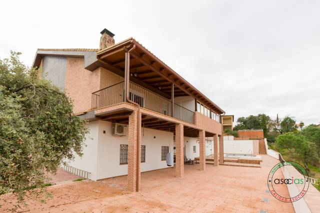 Casa-chalet en Venta en Méntrida
