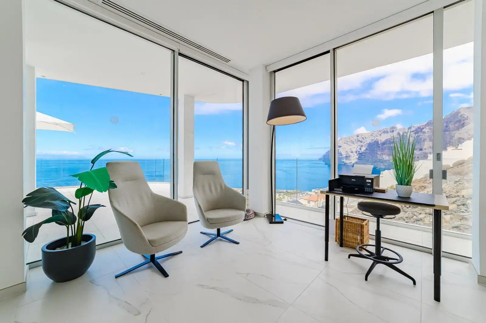 Sala de estar de Ático en venta en Santiago del Teide con Aire acondicionado, Calefacción y Terraza