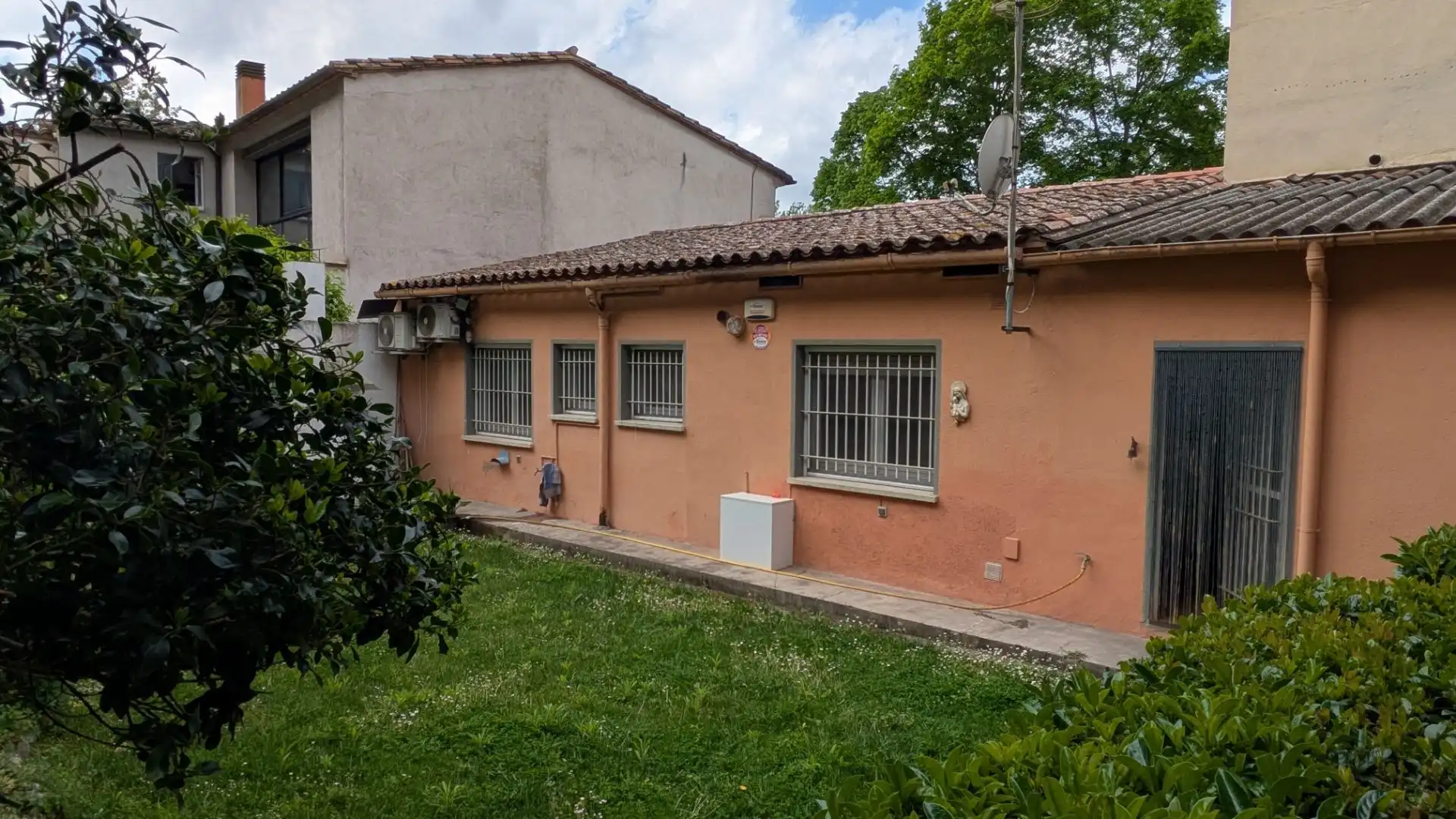 Vista exterior de Casa adosada en venta en Girona Capital con Aire acondicionado, Calefacción y Jardín privado