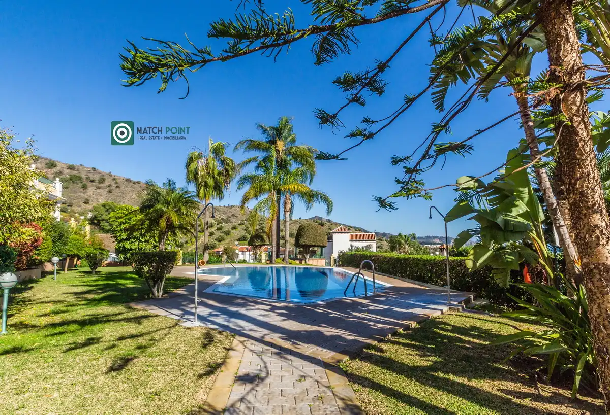 Schwimmbecken von Wohnung zum Verkauf in Nerja