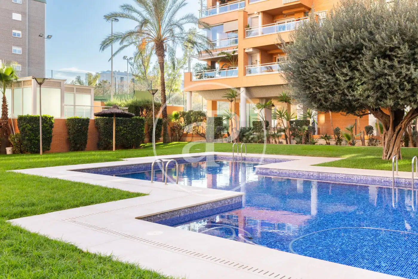 Piscina de Dúplex en venta en Valencia con Aire acondicionado, Calefacción y Terraza