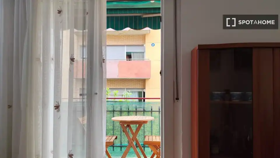 Room in Catalunya - Fontetes