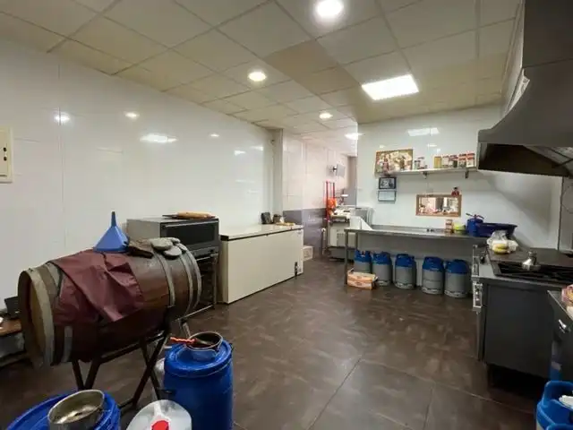 Local comercial en venda a Zona Pueblo, imagen 6