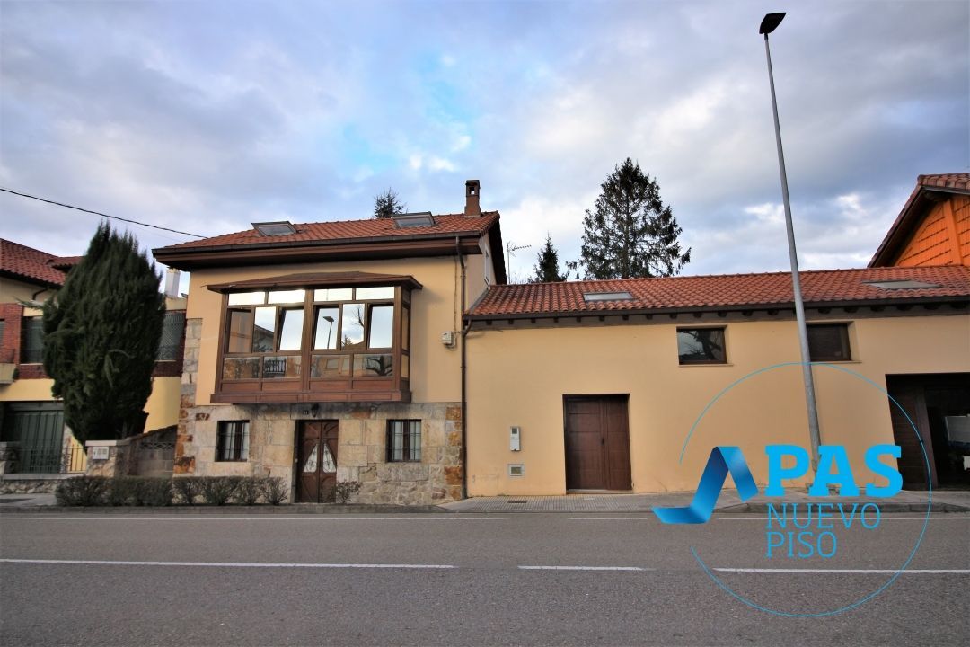 Exterior view of House or chalet for sale in El Astillero    with Heating, Private garden and Storage room