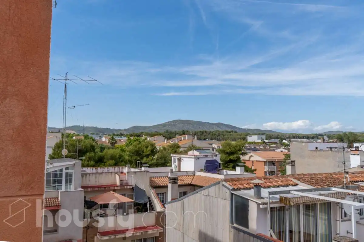 Vista exterior de Pis en venda en Sant Pere de Ribes amb Aire condicionat, Calefacció i Traster
