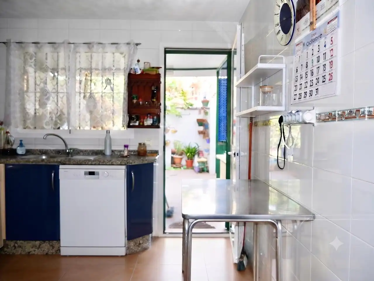 Kitchen of Detached homes for sale in Bollullos de la Mitación  with Air Conditioner, Private garden and Terrace