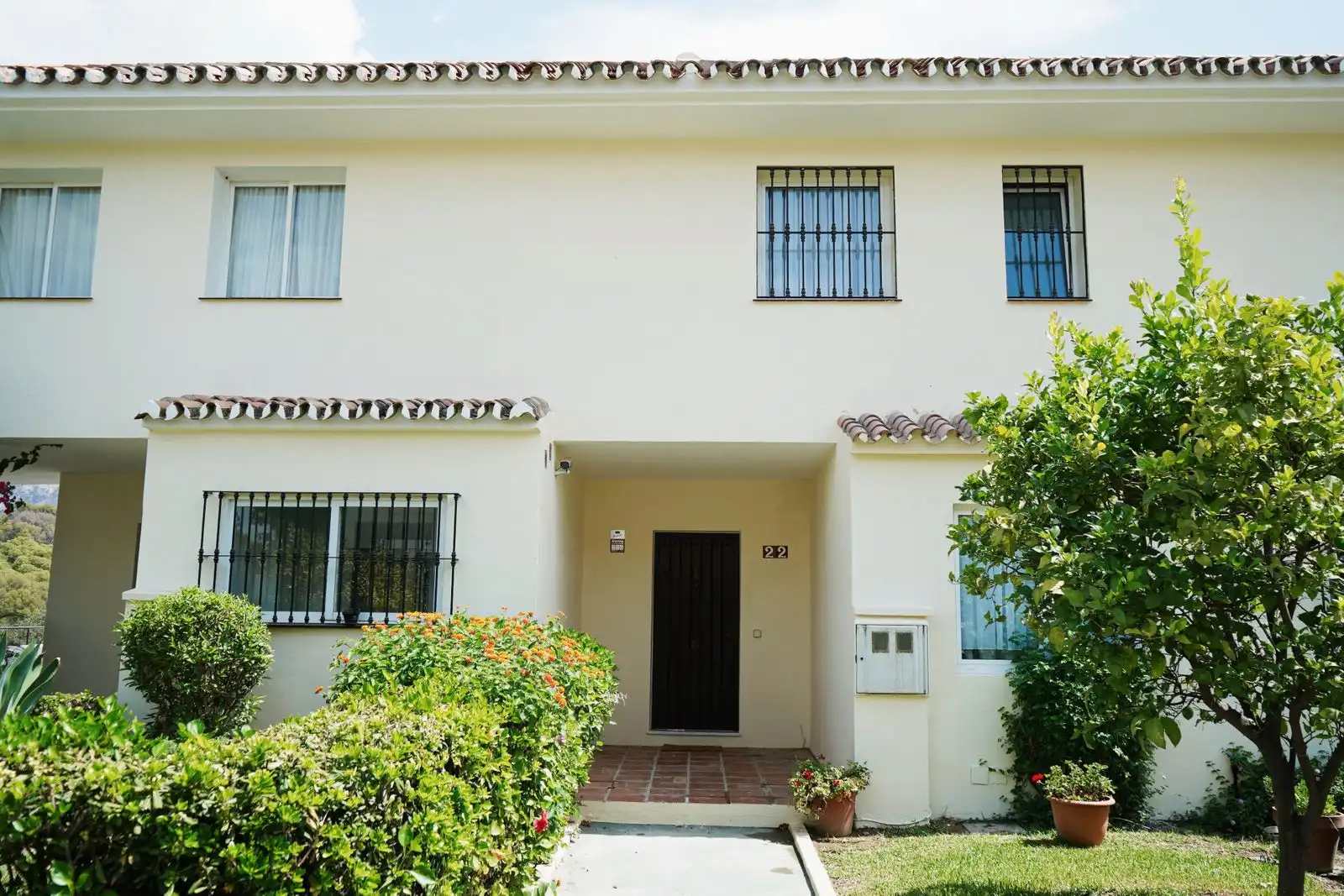 Jardín de Casa adosada en venta en Marbella con Terraza, Amueblado y Piscina comunitaria