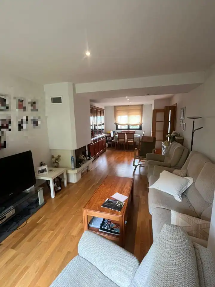 Wohnzimmer von Einfamilien-Reihenhaus zum Verkauf in Cabrerizos mit Heizung, Privatgarten und Terrasse