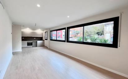 Living room of Flat to rent in L'Hospitalet de Llobregat  with Air Conditioner, Heating and Parquet flooring