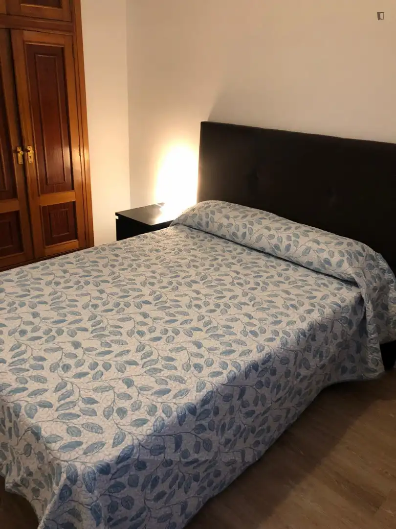 Room in Oviedo , Asturias