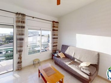 Apartament amb balcó en venda a Carrer Lisboa