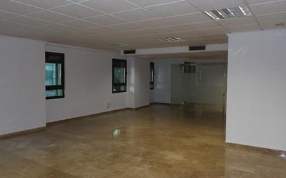 Office to rent in  Valencia Capital  with Air Conditioner