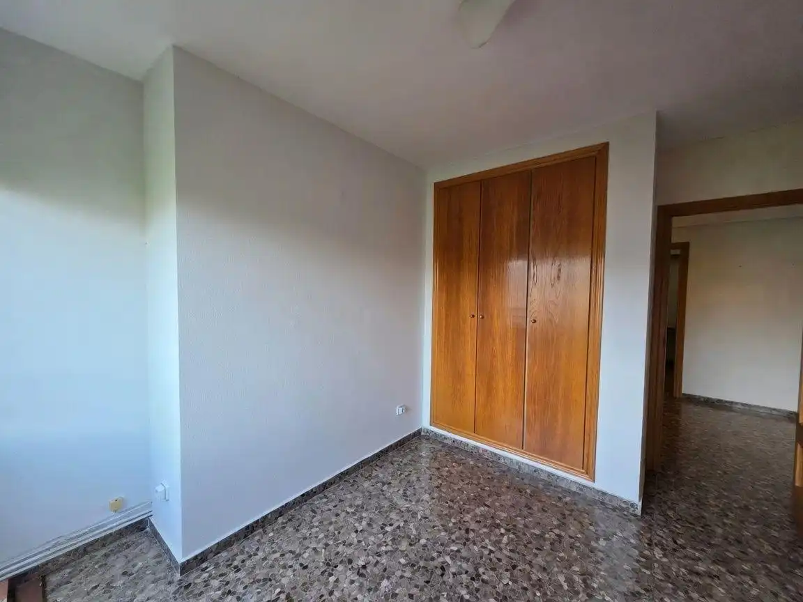 Bedroom of Flat for rent in Valencia  with Heating
