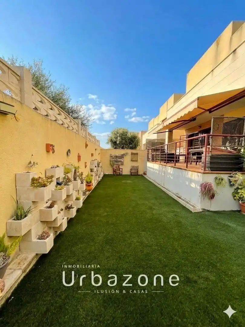 Casa con piscina en venta en Capricorn 9, imagen 3