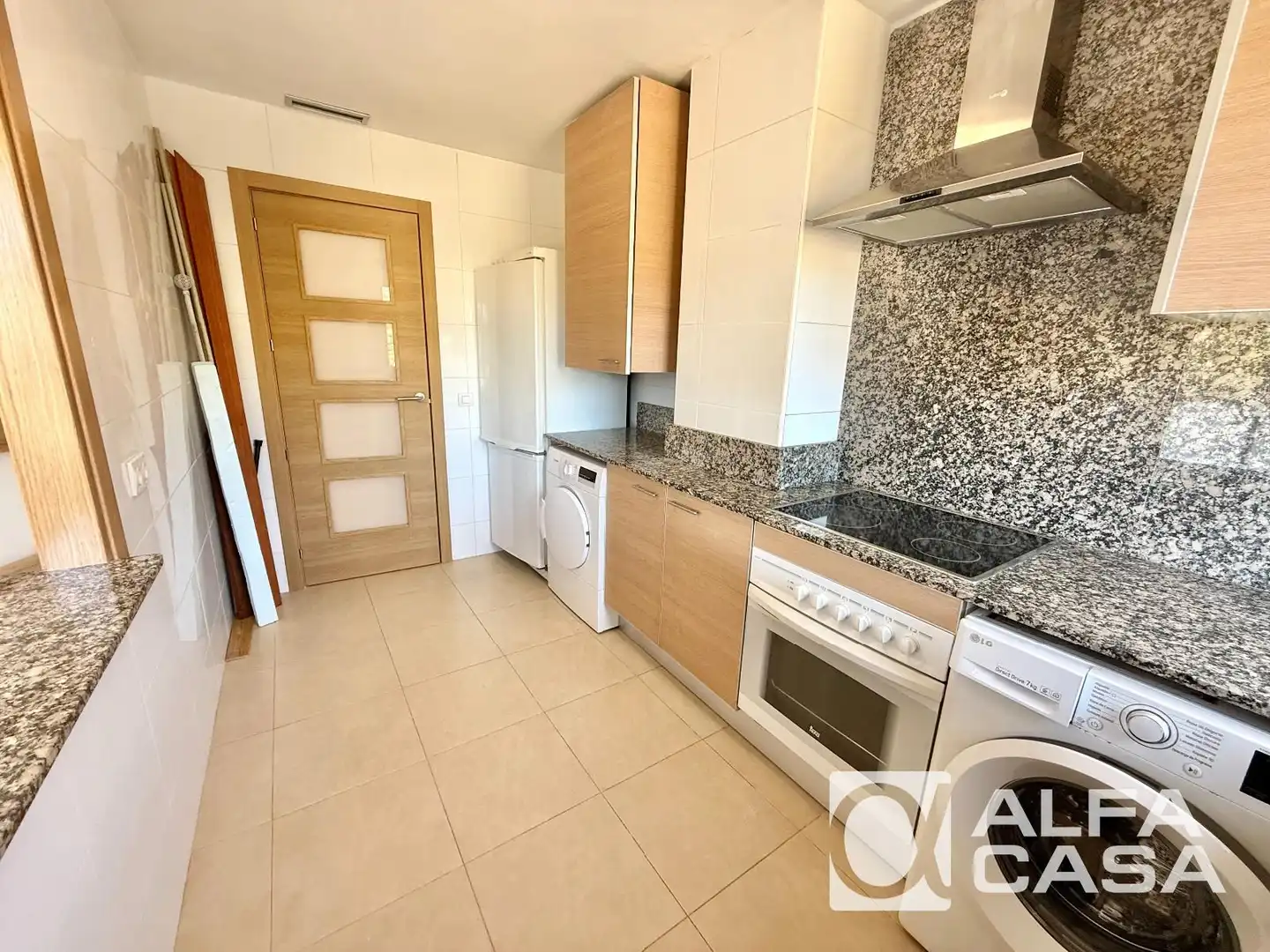 Küche von Wohnung zum Verkauf in Lloret de Mar mit Klimaanlage, Heizung und Terrasse