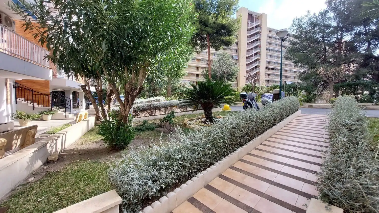 Terraza de Piso en venta en Alicante / Alacant con Aire acondicionado, Calefacción y Jardín privado