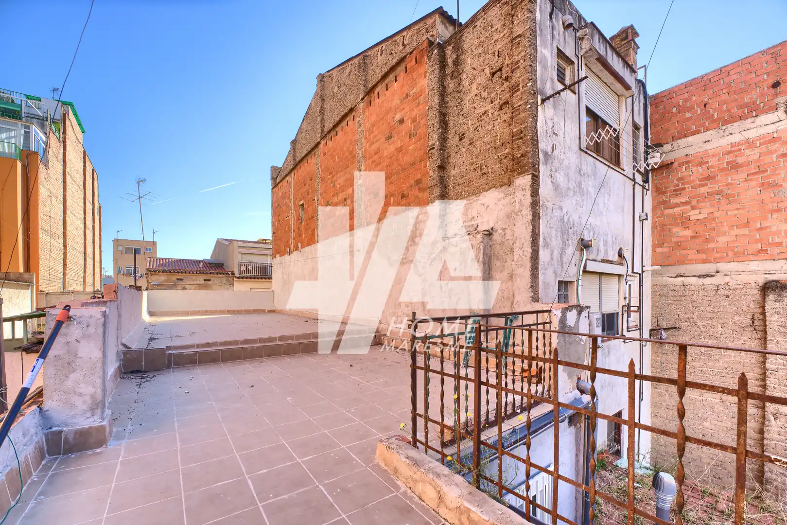 Terrassa de Casa o xalet en venda en Sant Adrià de Besòs amb Aire condicionat, Calefacció i Jardí privat