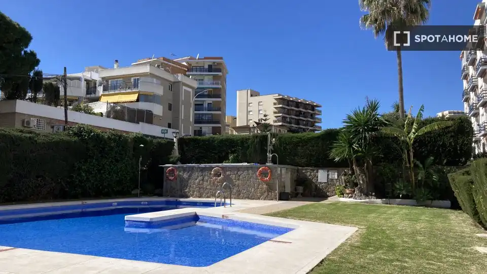 Habitación en La Carihuela - Los Nidos
