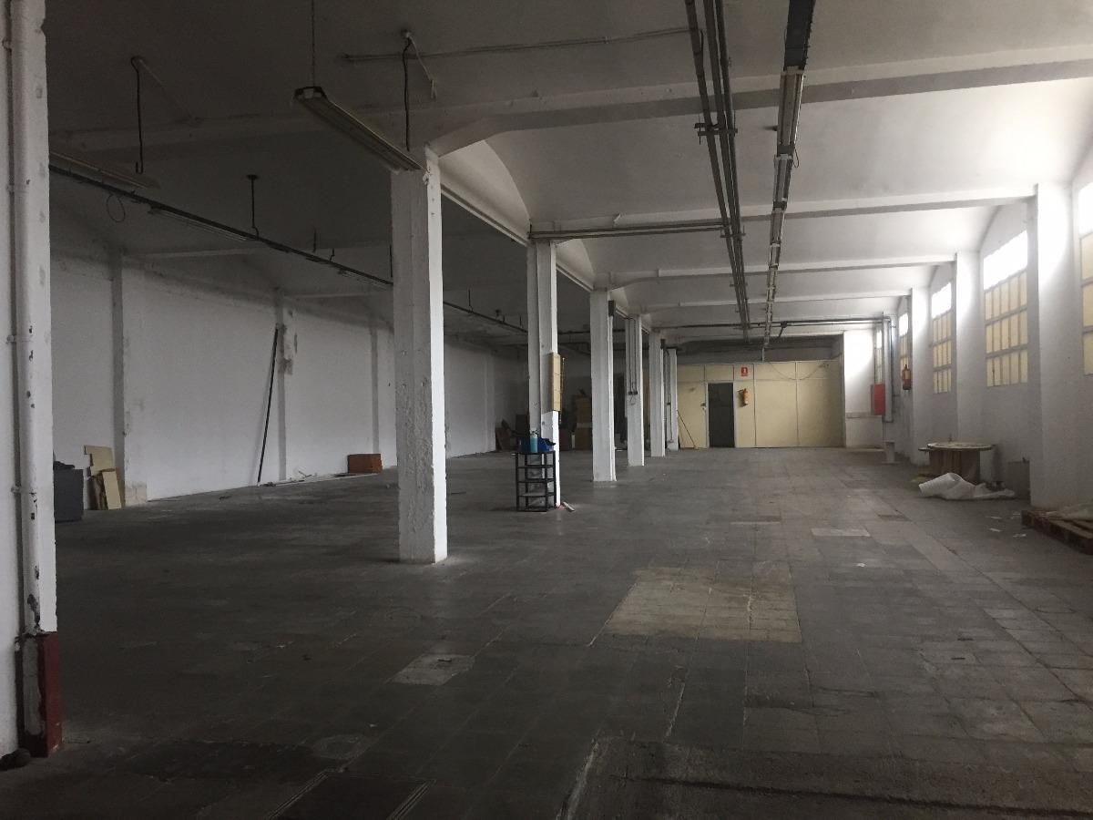 Industrial buildings to rent in Cementiri Vell