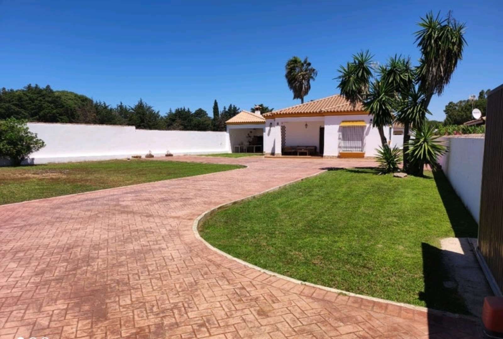 Garden of Apartment to share in Chiclana de la Frontera  with Air Conditioner and Terrace