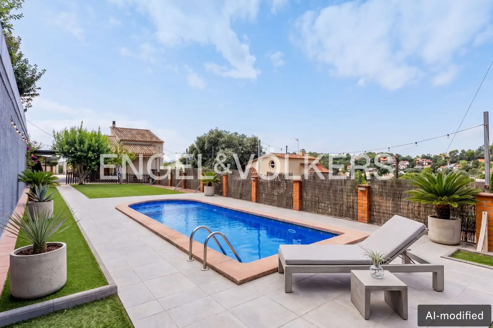Piscina de Casa o xalet en venda en Sant Cugat del Vallès amb Aire condicionat, Calefacció i Jardí privat