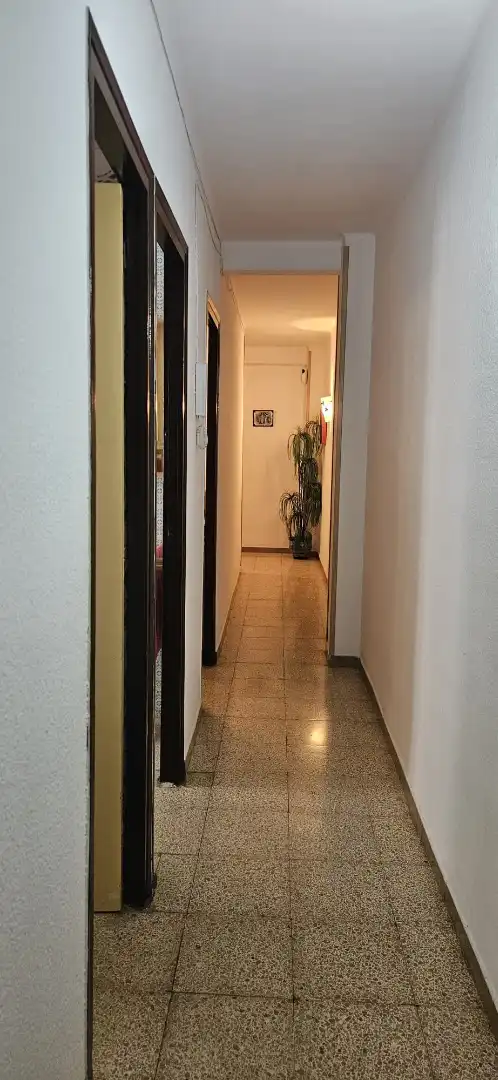 Wohnung zum Verkauf in Tarragona mit Klimaanlage, Terrasse und Abstellraum