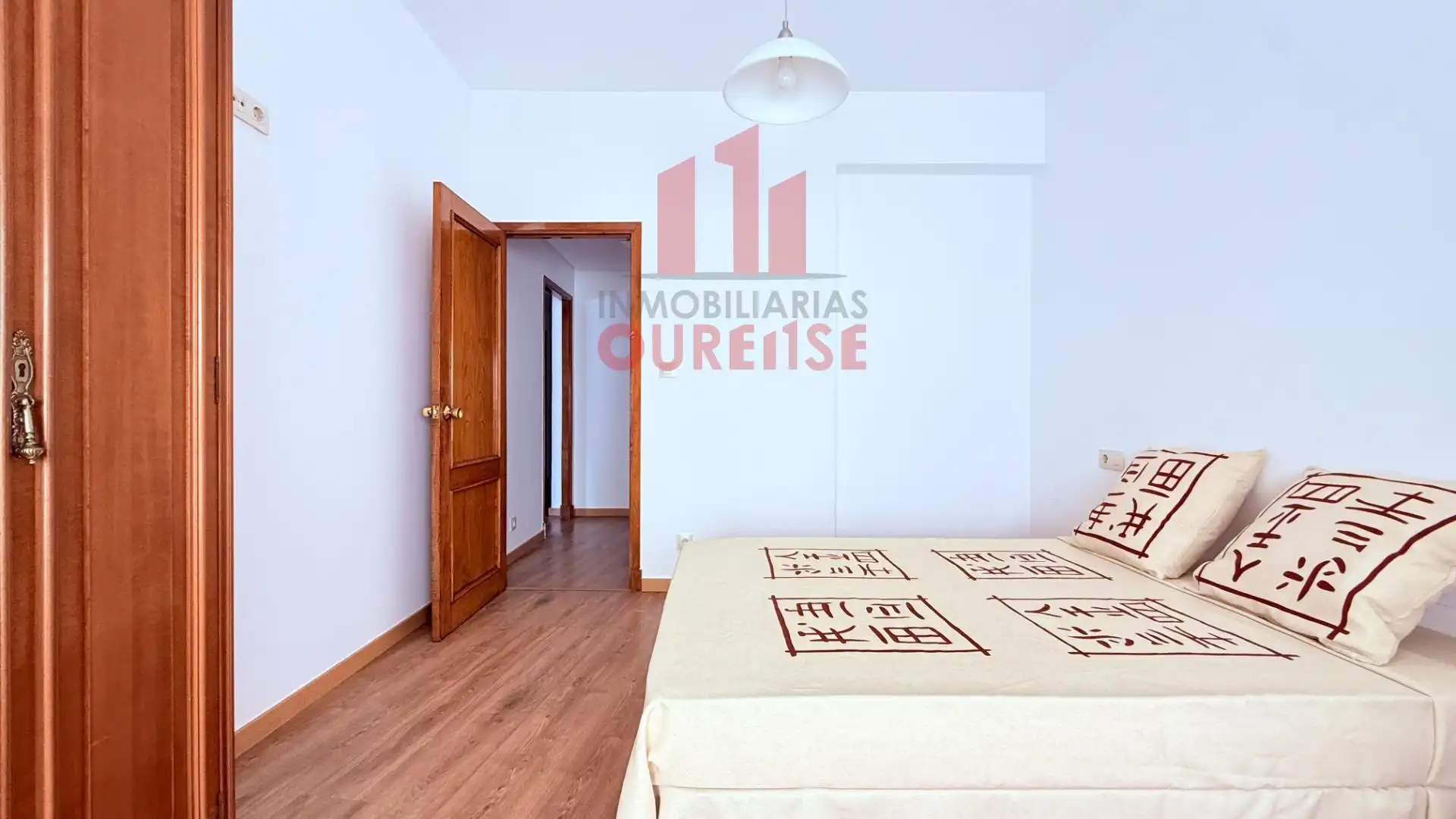 Habitación de Piso de alquiler en Ourense Capital  con Calefacción