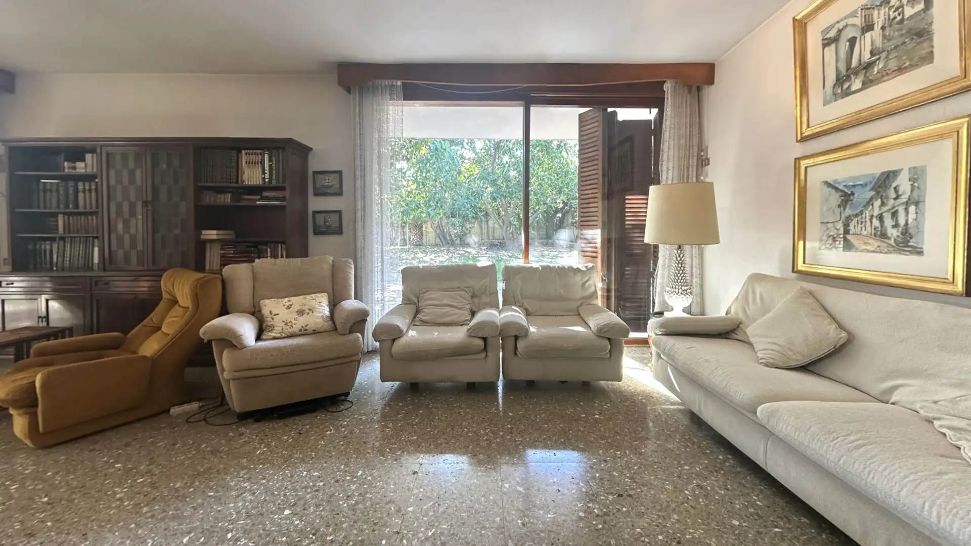 Sala d'estar de Casa o xalet en venda en Alicante / Alacant amb Jardí privat, Terrassa i Piscina