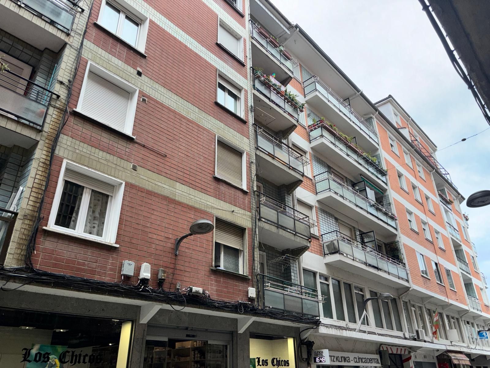 Exterior view of Flat for sale in Laudio / Llodio  with Terrace and Storage room