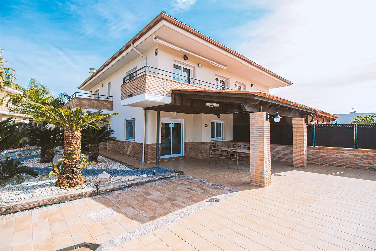 Vista exterior de Casa adosada en venta en Sant Pol de Mar con Calefacción, Jardín privado y Balcón