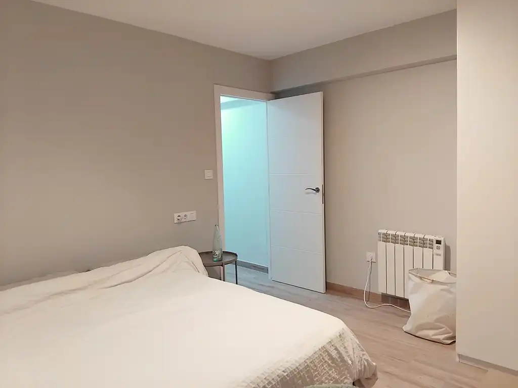 Habitación de Piso en venta en A Coruña Capital  con Calefacción, Terraza y Amueblado