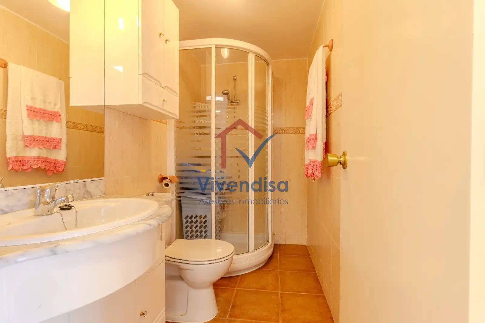 Baño de Casa adosada en venta en Cabanillas del Campo con Terraza y Piscina