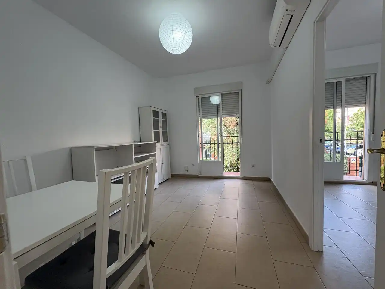 Sala de estar de Piso de alquiler en Madrid con Aire acondicionado y Balcón