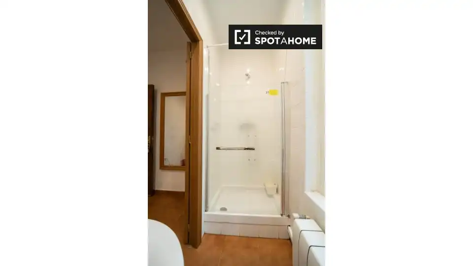 Room in Universidad - Malasaña