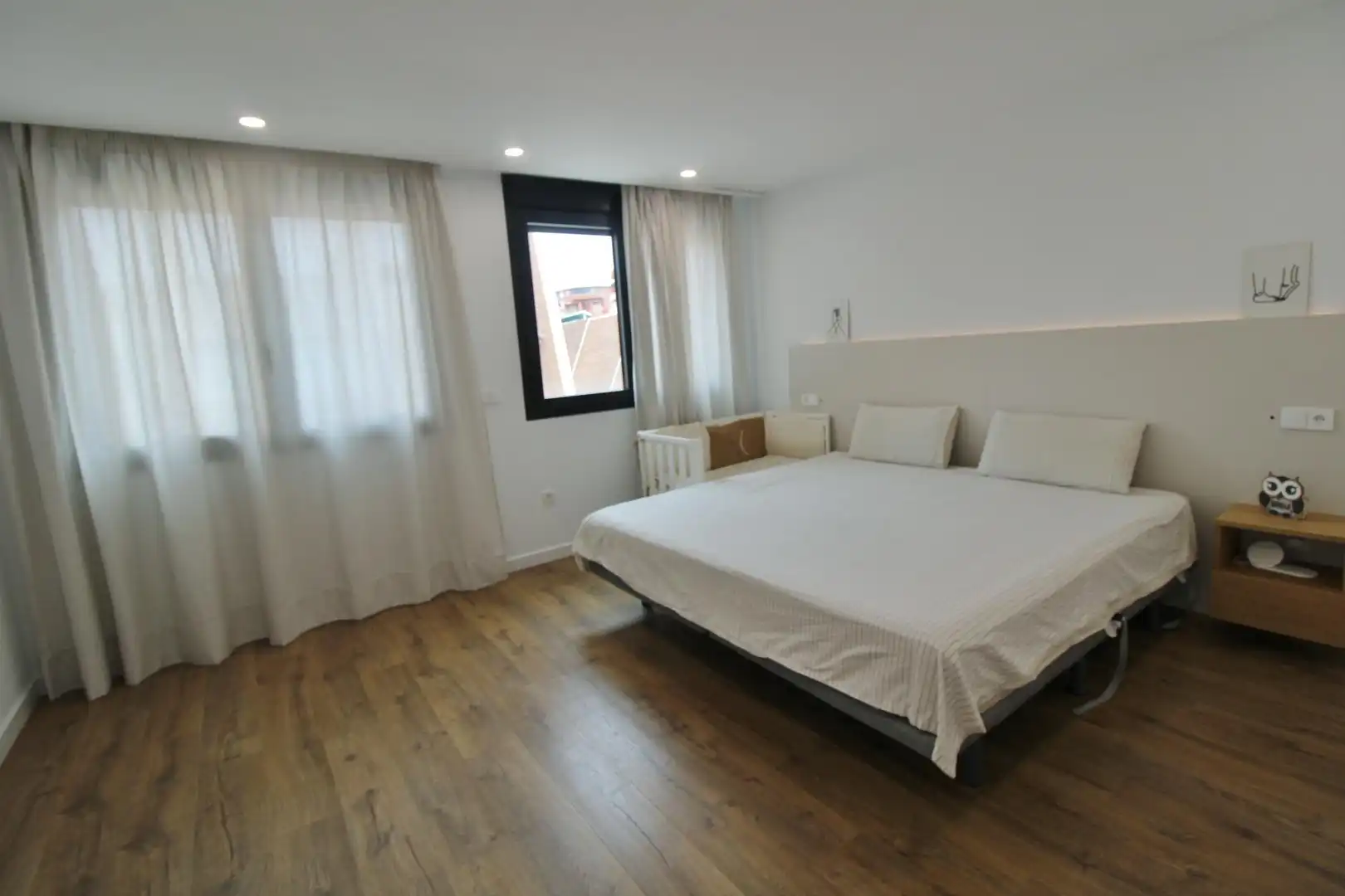 Dormitori de Casa o xalet en venda en Alicante / Alacant amb Aire condicionat, Terrassa i Moblat
