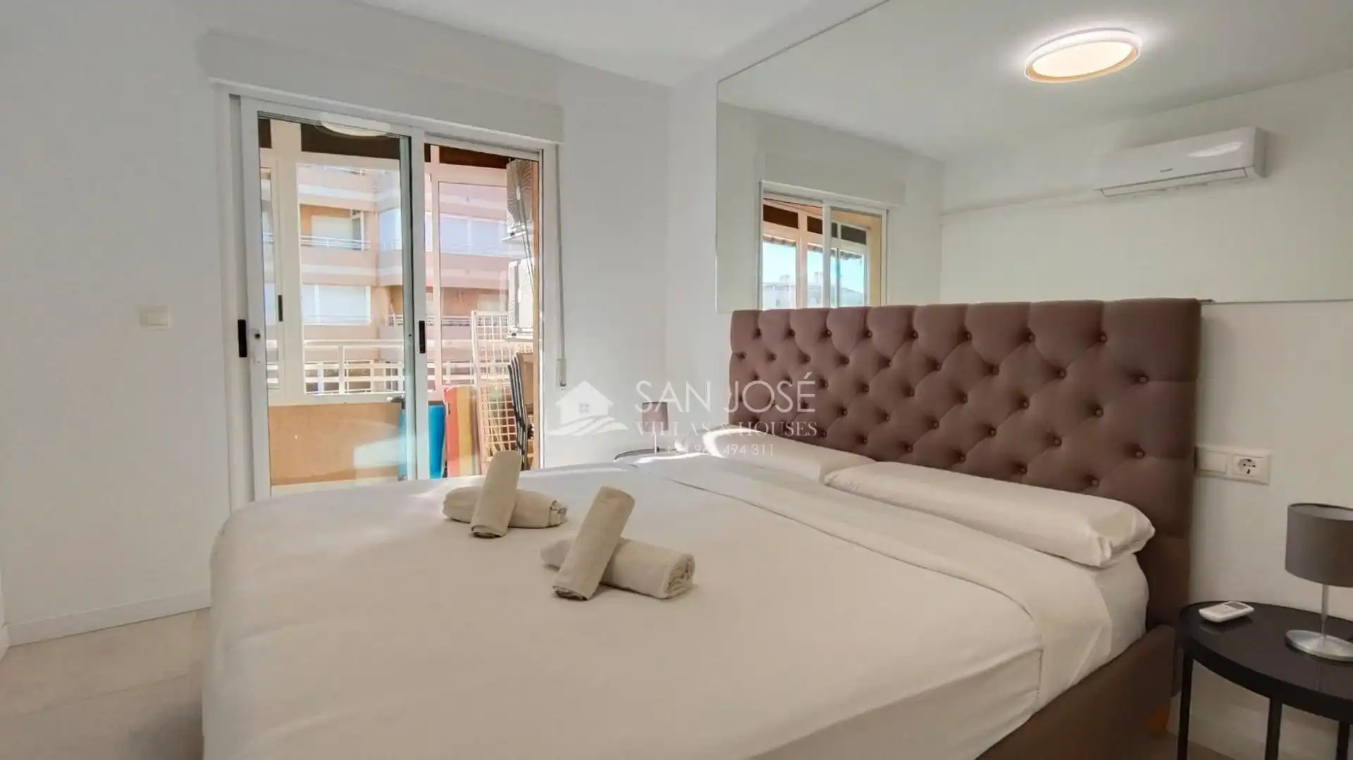 Habitación de Apartamento en venta en Elche / Elx con Aire acondicionado, Calefacción y Jardín privado