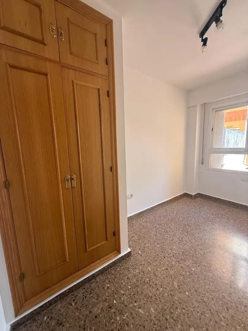 Habitación de Piso de alquiler en Valencia con Aire acondicionado, Terraza y Balcón