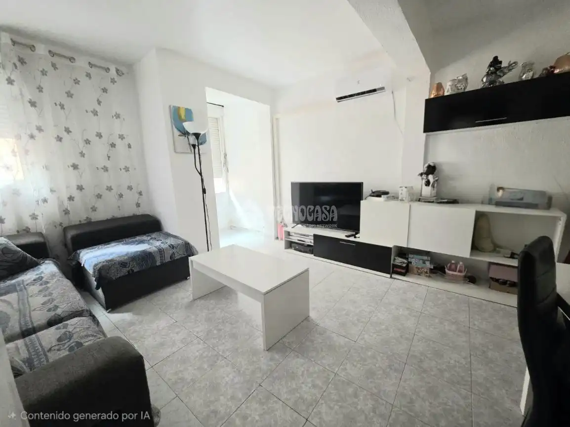 Sala de estar de Piso en venta en Almería con Calefacción