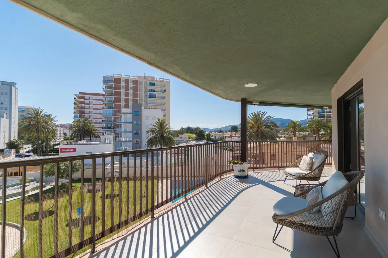 Terrasse von Wohnungen zum Verkauf in Benicasim / Benicàssim mit Klimaanlage, Heizung und Privatgarten
