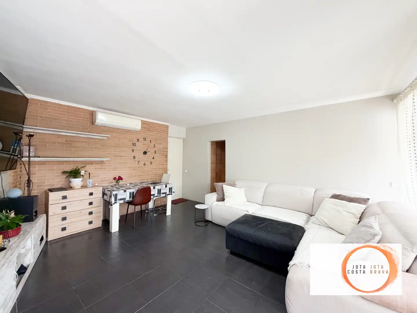 Sala de estar de Casa adosada en venta en Caldes de Malavella con Aire acondicionado, Calefacción y Jardín privado