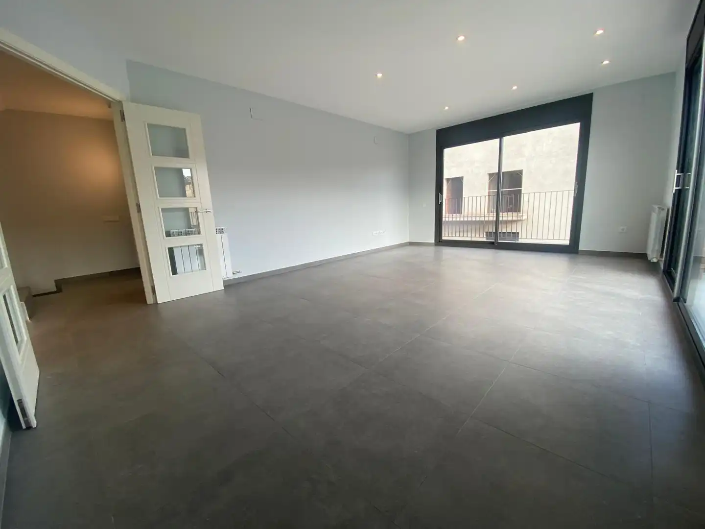 Sala de estar de Casa adosada en venta en Vic con Calefacción, Jardín privado y Terraza