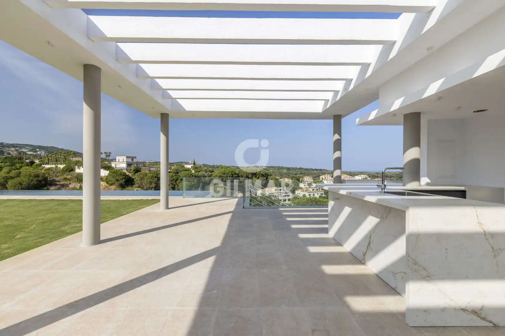 Terrassa de Casa o xalet en venda en Sotogrande amb Calefacció, Jardí privat i Piscina