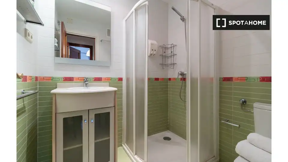Baño de Piso de alquiler en Madrid con Aire acondicionado, Calefacción y Amueblado