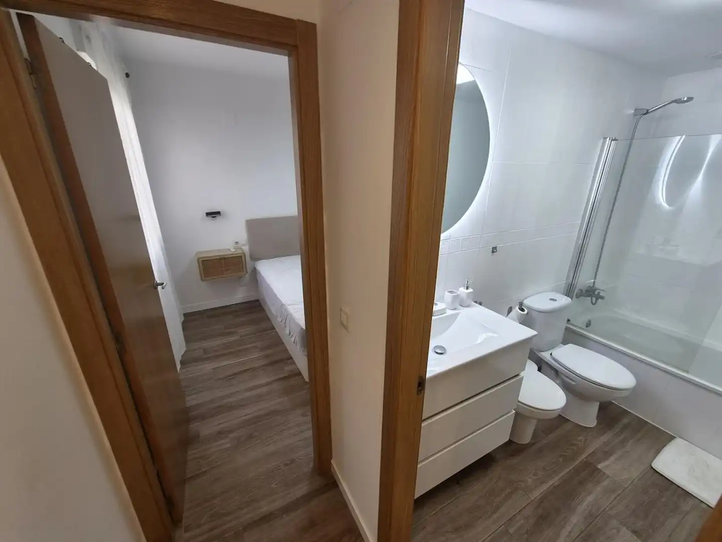 Badezimmer von Dachboden zur Miete in Almazora / Almassora mit Klimaanlage, Heizung und Terrasse