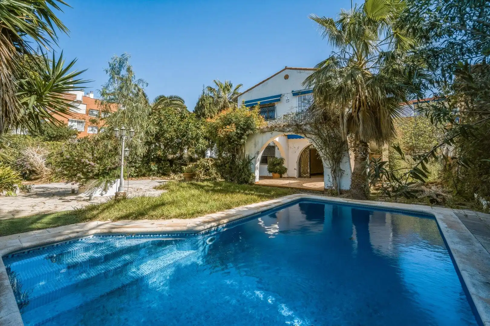 Casa amb terrassa en venda a Can Girona - Terramar - Vinyet, imagen 2