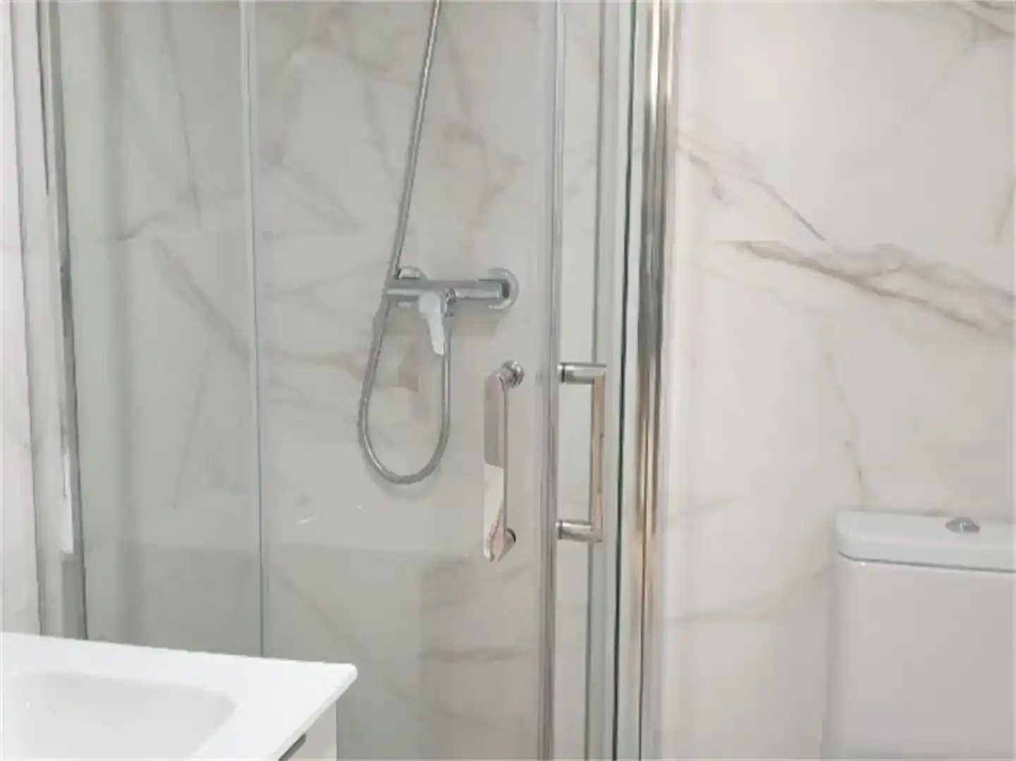 Badezimmer von Maisonette zum Verkauf in  Madrid Capital
