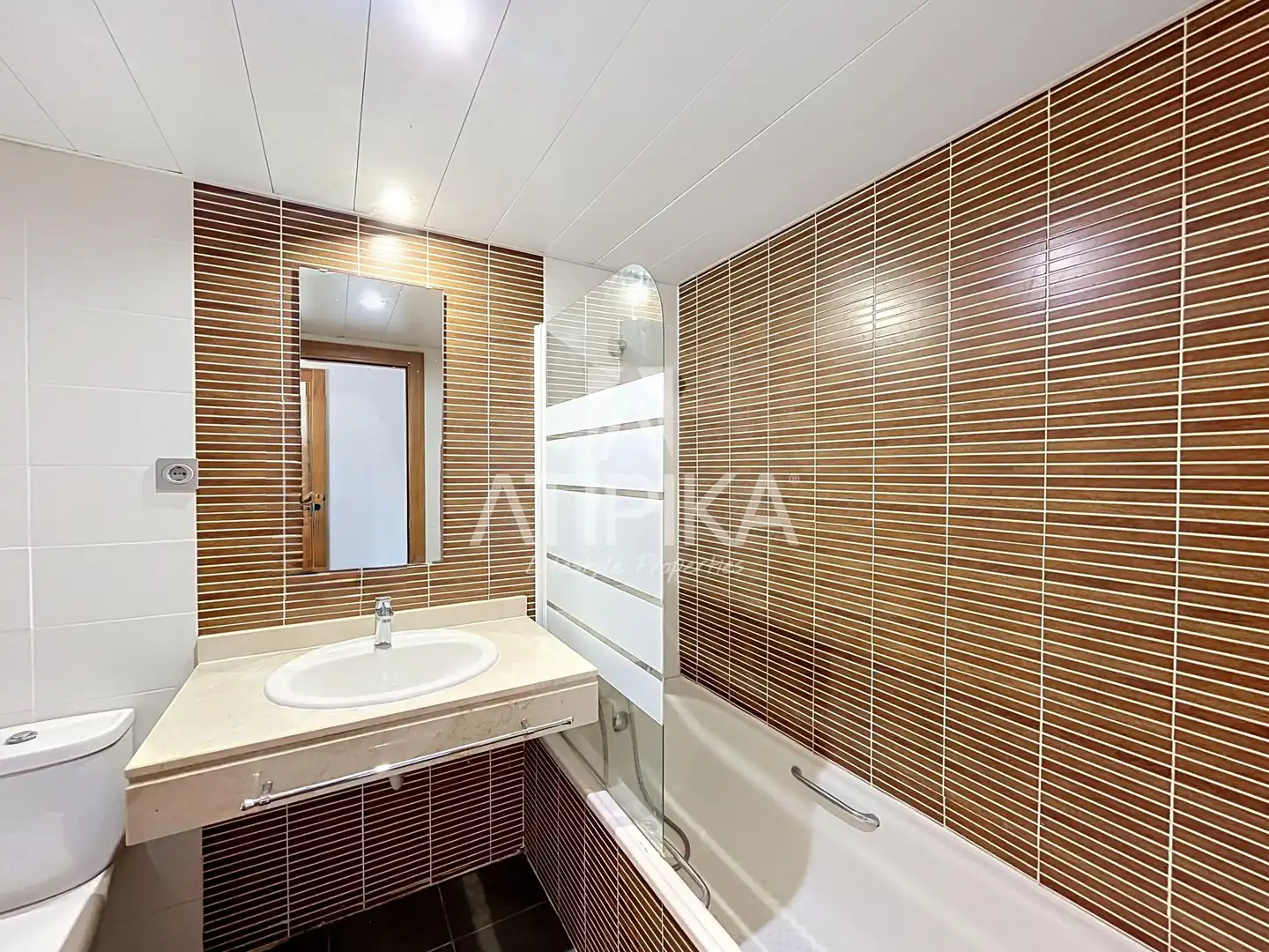 Baño de Piso en venta en Sabadell con Aire acondicionado, Calefacción y Terraza
