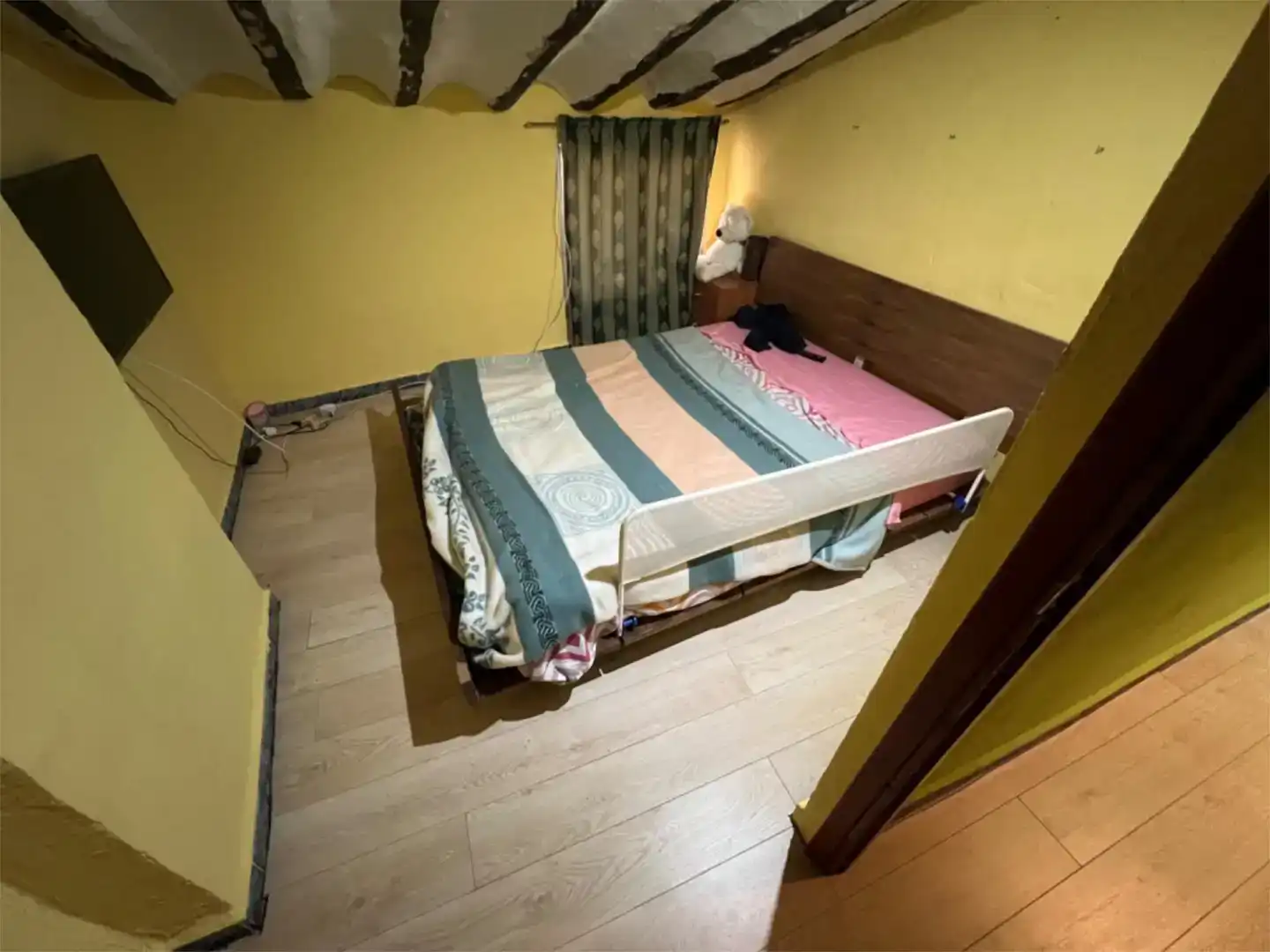 Habitación de Casa adosada en venta en Narboneta con Jardín privado, Parquet y Amueblado