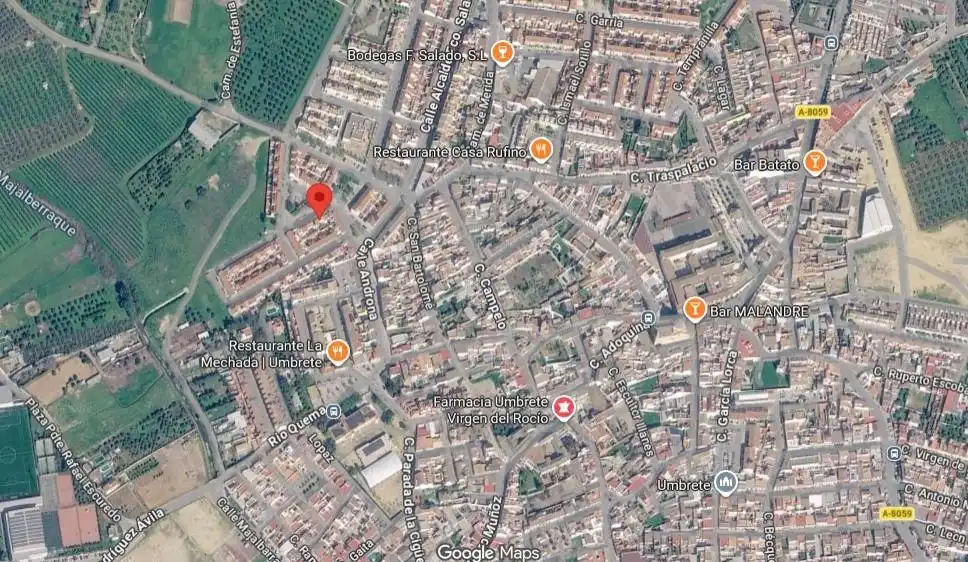 Vista exterior de Casa adosada en venda en Umbrete amb Aire condicionat, Calefacció i Jardí privat