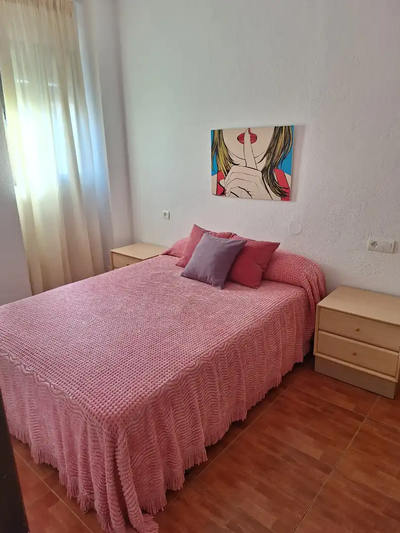 Schlafzimmer von Einfamilien-Reihenhaus zum Verkauf in Granada mit Terrasse, Möbliert und Ofen